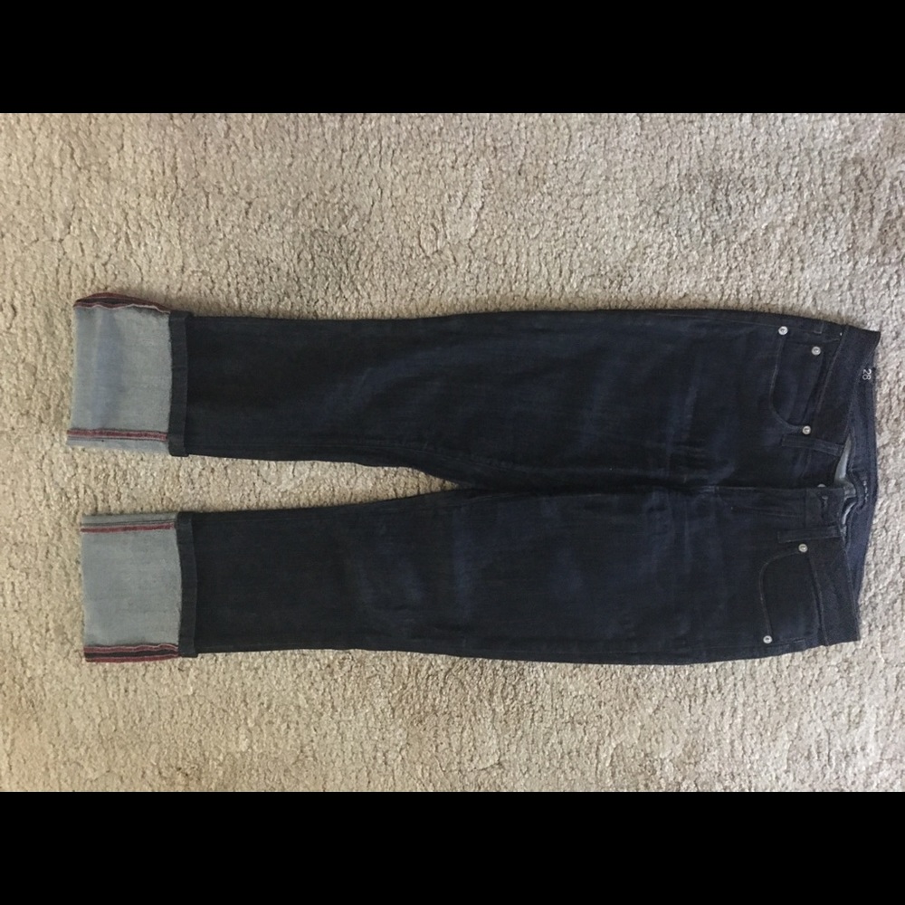 Bebe coffee can iconic cropjeans w/red cuff detail